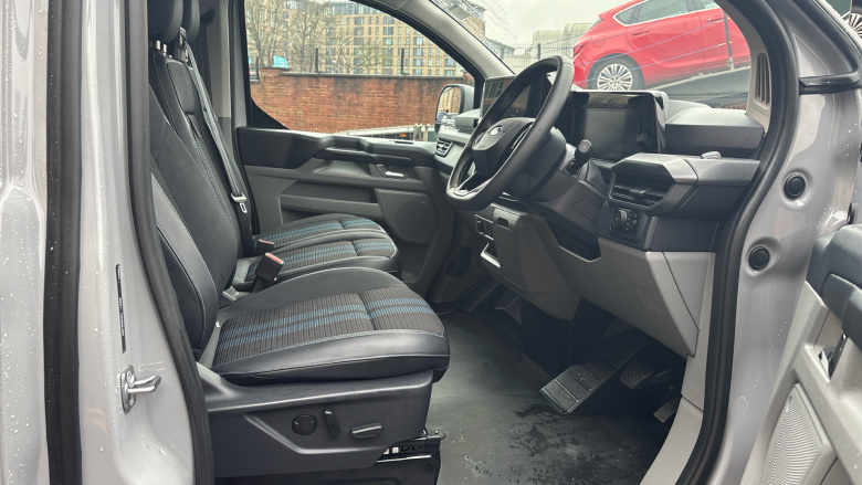 Ford Transit Custom E-320 L1 Rwd 160kW 65kWh H1 Van Sport Auto